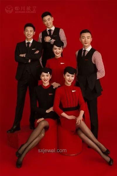 美国男子假冒空乘34次免费飞行经历大揭秘
